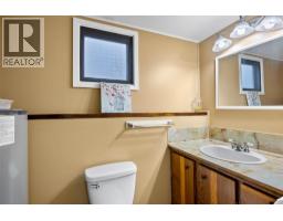 Primary Bedroom - 1026 Hillside Avenue, Chase, BC V0E1M0 Photo 5