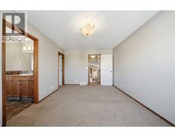 Kitchen - 9 Thomas Place, Red Deer, AB T4P0L7 Photo 4