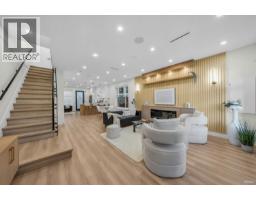 2 2705 E 3rd Avenue, Vancouver, BC V5M1H3 Photo 2