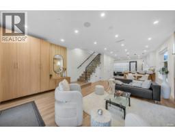 2 2705 E 3rd Avenue, Vancouver, BC V5M1H3 Photo 3