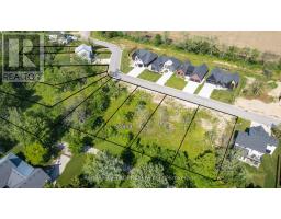 7089 Blue Coast Heights, Plymptonwyoming, ON N0N1E0 Photo 5