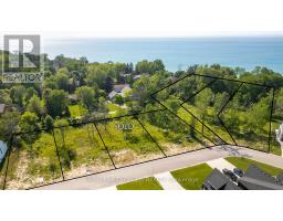 7089 Blue Coast Heights, Plymptonwyoming, ON N0N1E0 Photo 4