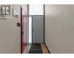 Kitchen - 28 Stately Way, Markham, ON L3T3Z8 Photo 3