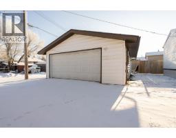 Living room - 11 1st Avenue N, Hay Lakes, AB T0B1W0 Photo 5