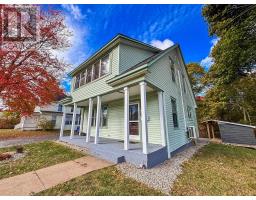Dining room - 186 Dufferin Street, Bridgewater, NS B4V2G7 Photo 3
