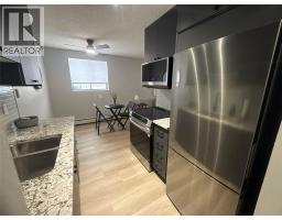 Kitchen - 112 17th S Avenue Unit 101, Cranbrook, BC V1C3A5 Photo 4