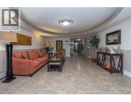 Kitchen - 307 2050 White Birch Rd, Sidney, BC V8L2R1 Photo 3