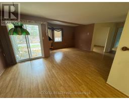 Living room - 23 240 Highland Crescent, Kitchener, ON N2M5M6 Photo 2