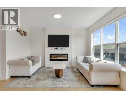 Kitchen - 172 Precedence Hill, Cochrane, AB T4C2T6 Photo 5