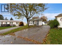 Bedroom - 8 Maple Leaf Terrace, Innisfil, ON L0L1L0 Photo 3
