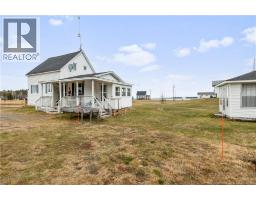 Family room - 20 D Allain, Richibouctouvillage, NB E4W1E6 Photo 4