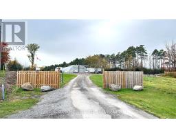 Kitchen - 22186 Kennedy Road, East Gwillimbury, ON L0G1V0 Photo 4
