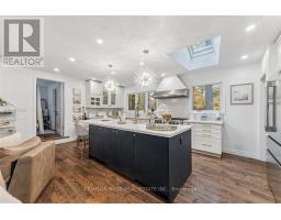 Kitchen - 89 Holyrood Avenue, Oakville, ON L6K2V4 Photo 4