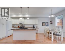 3pc Ensuite bath - 671 24 Street Ne Unit 3, Salmon Arm, BC V1E3P7 Photo 5