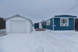 Eat in kitchen - 24 Trailer Court Road, New Bothwell, MB R0A1C0 Photo 2