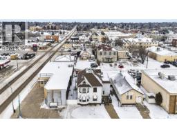 70 Stadacona Street W, Moose Jaw, SK S6H1Z1 Photo 4