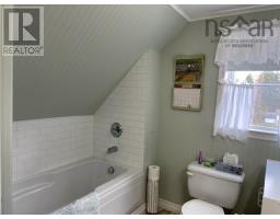 Bedroom - 115 Queen, Baddeck, NS B0E1B0 Photo 2