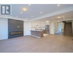 Mud room - 203 Grand Trunk Avenue, Vaughan, ON L6A5E5 Photo 4