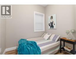 4pc Bathroom - 16 Mt Pleasant Street, Brantford, ON N3T1S5 Photo 4