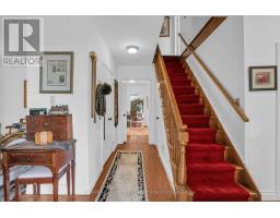 Kitchen - 22 Marksbury Court, Aurora, ON L4G5G6 Photo 4