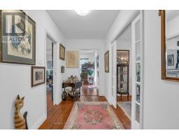 Family room - 22 Marksbury Court, Aurora, ON L4G5G6 Photo 5