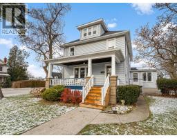 Attic - 21 Wellington Avenue West, Essex, ON N8M1W8 Photo 2