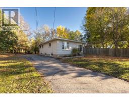 Primary Bedroom - 3544 Princess Street, Kingston, ON K7P3A8 Photo 4
