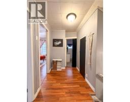 Bath (# pieces 1-6) - 132 Lansdowne, Campbellton, NB E3N2M7 Photo 2