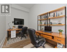 Primary Bedroom - 1605 330 Burnhamthorpe Road W, Mississauga, ON L5B0E1 Photo 4