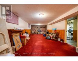Bathroom - 133 Burwell Street, Brantford, ON N3T4V2 Photo 3