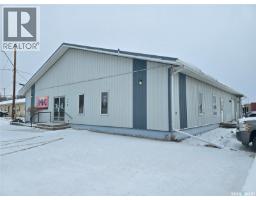 416 7th Avenue Nw, Weyburn, SK S4H2K7 Photo 2