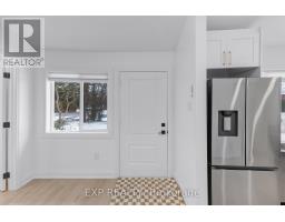 Kitchen - 808 Montsell Avenue, Georgina, ON L0E1S0 Photo 3