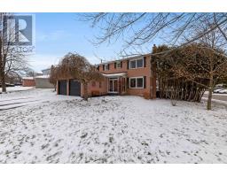 Kitchen - 1 Forrestwood Crescent, East Gwillimbury, ON L9N1C6 Photo 3