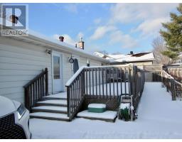 Living room - 246 Lake St, Sault Ste Marie, ON P6A4B1 Photo 3
