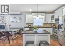 24284 101 A Avenue, Maple Ridge, BC V2W0C2 Photo 3