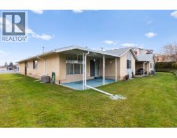 Bedroom - 205 Gerstmar Road Unit 8, Kelowna, BC V1X4A6 Photo 4