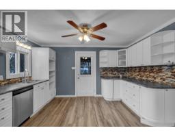 Kitchen - 9147 North Kelly Road, Prince George, BC V2K2X2 Photo 5