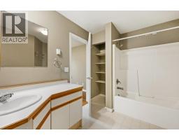 Bedroom - 6201 Maple Drive Unit 206, Osoyoos, BC V0H1V3 Photo 4