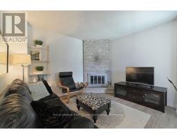 Kitchen - 4302 Shelby Crescent, Mississauga, ON L4W3T3 Photo 3