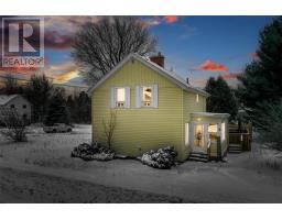 Primary Bedroom - 4 Balsam Street, Copper Cliff, ON P0M1N0 Photo 4