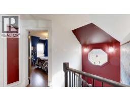 Living room - 22037 Hwy 11, Rural Stettler No 6 County Of, AB T0C2E0 Photo 3