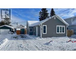Living room - 17 Third Avenue, Wawa, ON P0S1K0 Photo 2