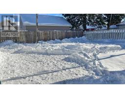 Bedroom - 17 Third Avenue, Wawa, ON P0S1K0 Photo 4