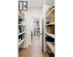 Foyer - 31 Saddlebred Court, Cochrane, AB T4C3B5 Photo 3