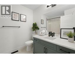 Dining room - 31 Saddlebred Court, Cochrane, AB T4C3B5 Photo 2