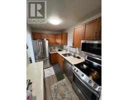 Dining room - 5 Glencairn Square, Brampton, ON L6S2H7 Photo 2
