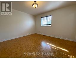 Living room - 618 Leatherleaf Drive, Mississauga, ON L4Z3Z1 Photo 4