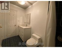 Family room - 618 Leatherleaf Drive, Mississauga, ON L4Z3Z1 Photo 3