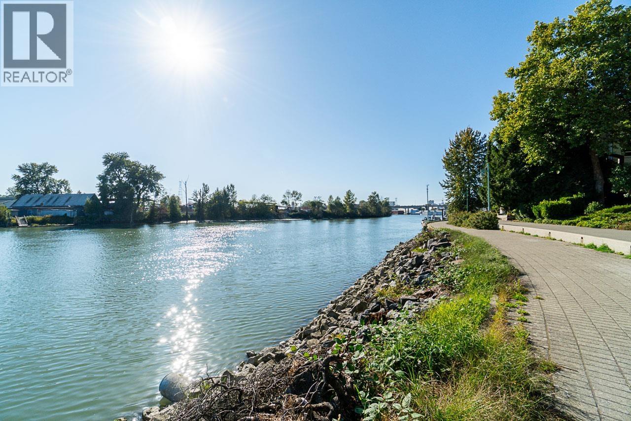 310 1820 E Kent Avenue South Avenue