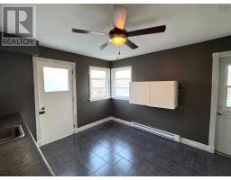 Bath (# pieces 1-6) - 3 George Street, Bedford, NS B4A2N9 Photo 5